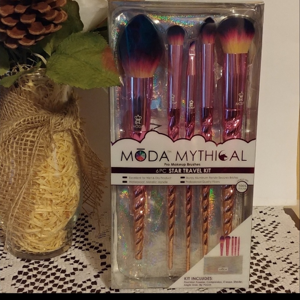 New Moda Mythical 6 Piece Unicorn Makeup Brush Set